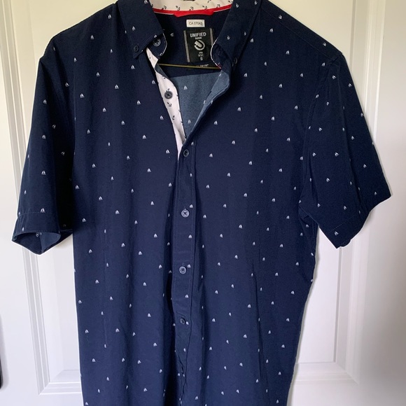 Unified Men’s Small Button-up Short Sleeve Shirt For Sale - Picture 4 of 4